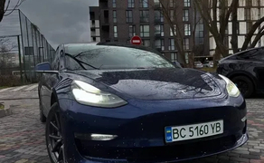 Авто Tesla model 3