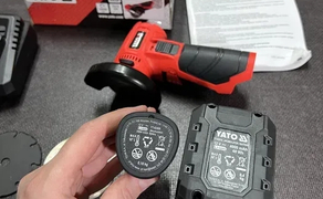Безщіткова міні акумуляторна болгарка Yato YT-82905