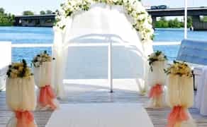 Весільна арка на весілля декорація оформлення залу