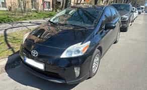 Авто Toyota Prius для особистого використання та під таксі