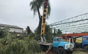 Автовишка ліктьова. Виконання робіт автовишкою АГП-18 від власника.