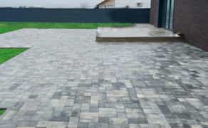 Укладання тротуарної плитки Лайнстоун. Широка кольорова гама.