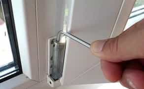 Ремонт регулировка металлопластикових окон и дверей.