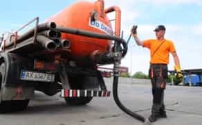 Асенізатор : Викачка вигрібних ям