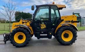 Навантажувачі JCB та  Маніту  MT-X 
