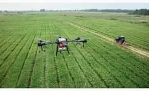 Обприскування агродронами , обробка землі