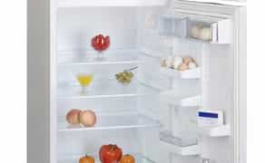 Холодильник білий , 280 літрів.