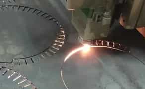 Послуги лазерної різки металу. Різи залишаються чистими без дефектів.