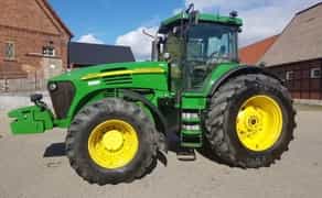 Трактор John Deere 7920 в робочому стані
