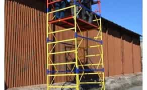 Зручна вишка-тура для висотних робіт.