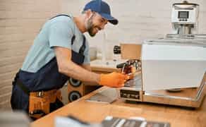 Ремонт і чистка професійних кавомашин та обладнання