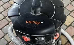 Потужний будівельний пилосос Дніпро-М для професійного збору сміття – доступний для вашого використання.