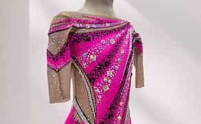 Купальник в рожевому кольорі для художньої