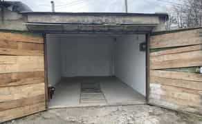 Гараж із залізобетонним перекриття