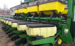 Сівалка JOHN DEERE DB 44 із внесенням сухих добрив