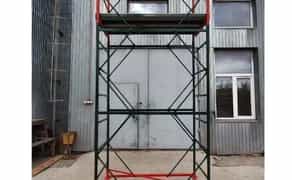 Вишка тура, ліса, підмостки