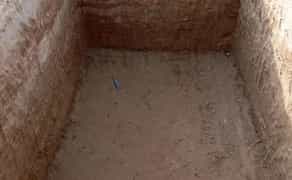 Ручне копання ям, басейнів, траншеї, фундаментів та земляні роботи