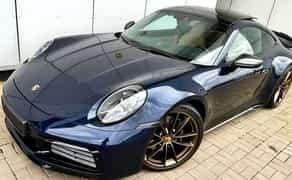 263 Cпорткар Porsche 911 Carrera S без водія
