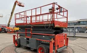 Послуги ножичного самохідного підйомника