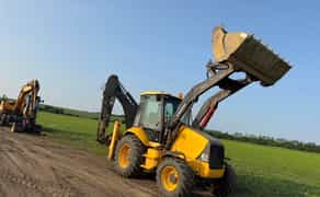 Volvo BL71 екскаватор навантажувач