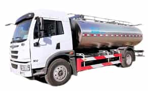 Автоцистерна - молоковоз. Безпечна та зручна.