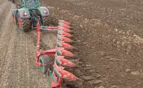 Плуг KVERNELAND (1662) для пахоти землі