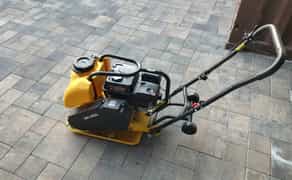 Бензинова віброплита