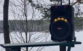 Колонки (музики) та є JBL 15 на акуммуляторі