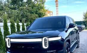 Авто на весілля Rivian 7-місний
