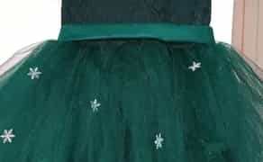 Пишне зелене плаття. Образ на свято