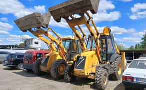 Екскаватор навантажувач