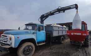 Послуги самосвала та маніпулятора