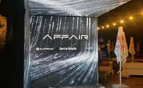 Кінетичні, гнучкі та підвісні LED-екрани для заходів