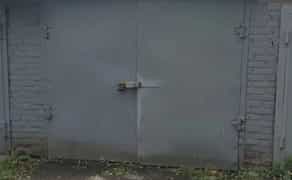 Цегляний гараж у хорошому стані, зручне розташування