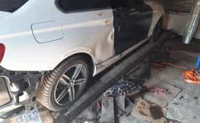 Сварка автомобиля.Кузовные работырем