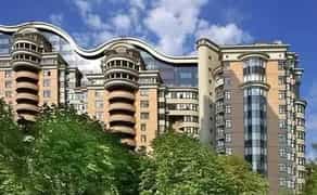 Паркомісце Старонаводницька13