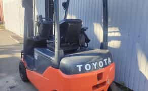 Навантажувач TOYOTA 8FBM16T