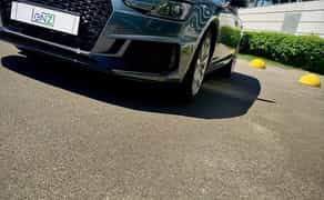 Audi A4 без водія