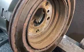 Проточка тормозних дисків. Гальмівні диски.Суппорт