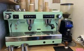 Професійні кофемашини у комплекті з кофемолками прямого помелу