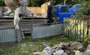 Доставка: пісок, щебінь, відсів, бут, вивіз буд сміття. Дрова рубані.