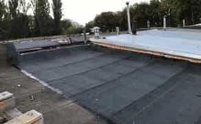 Комплексний Ремонт Покрівлі Гаражів та Будівель: Якісне Наплавлення Єврорубероїду. Гарантія Водонепроникності та Довговічності Вашого Даху!