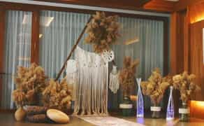 Весільна арка в стилі Бохо