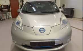 Автомобіль Nissan leaf