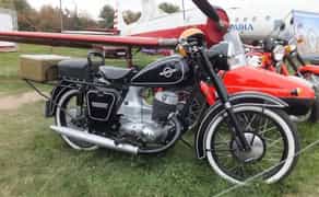 Мотоцикли для фото відео зйомок