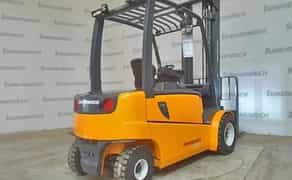 Виделкові навантажувачі м.Дніпро.