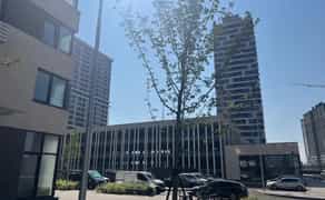 Комфортне паркомісце з гарним заїздом