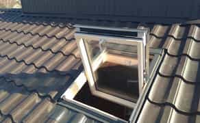 Монтаж, врізка мансардних (дахових) вікон Fakro, Roto, Velux.