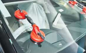 Послуги заміни скла: Лобове, Вітрове, Задне скло, Бокове.