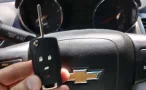 Виготовлення автомобільних ключів на місці на спец інструменті